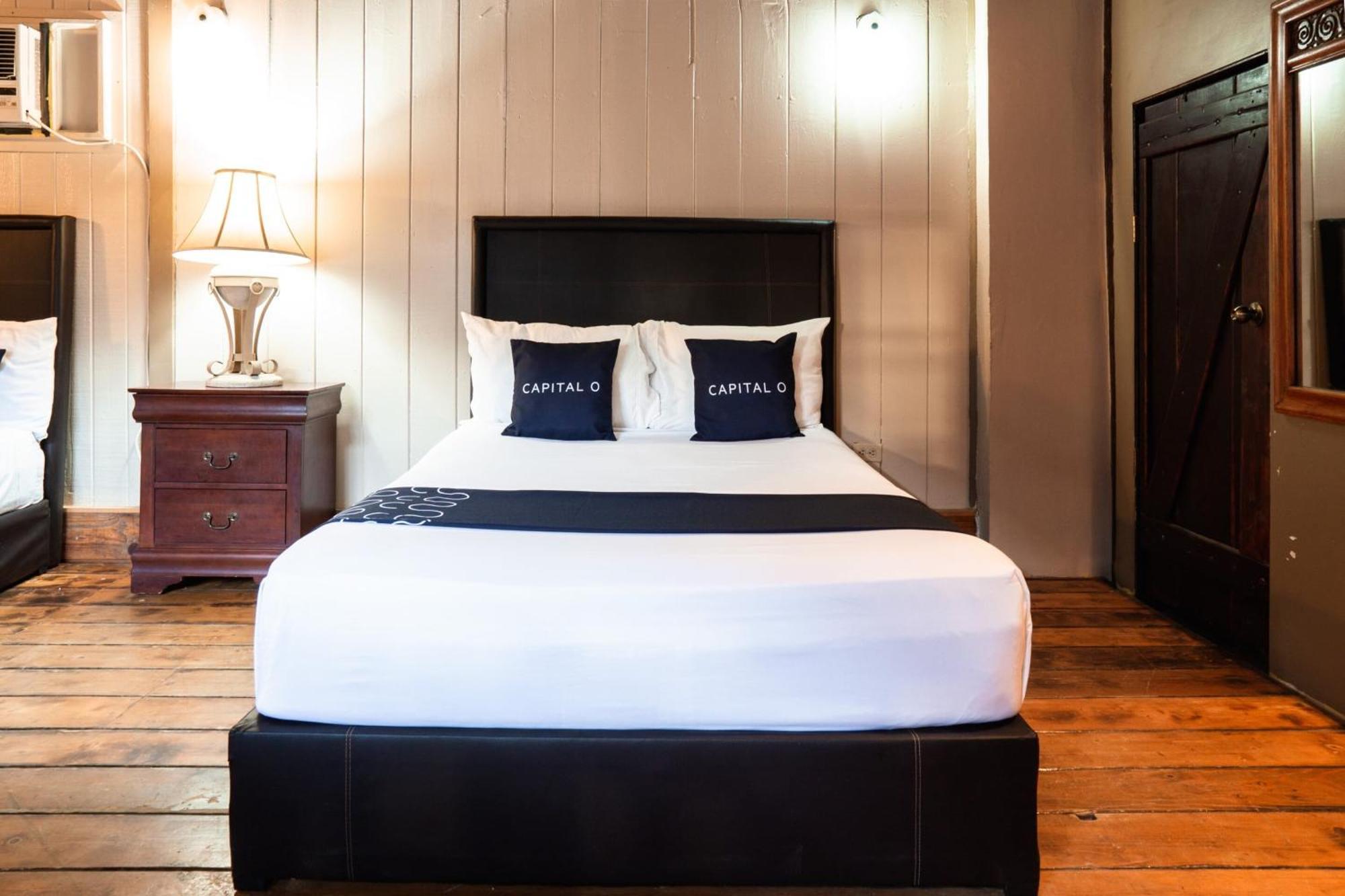 Capital O Hotel Villa Azura Текате Экстерьер фото